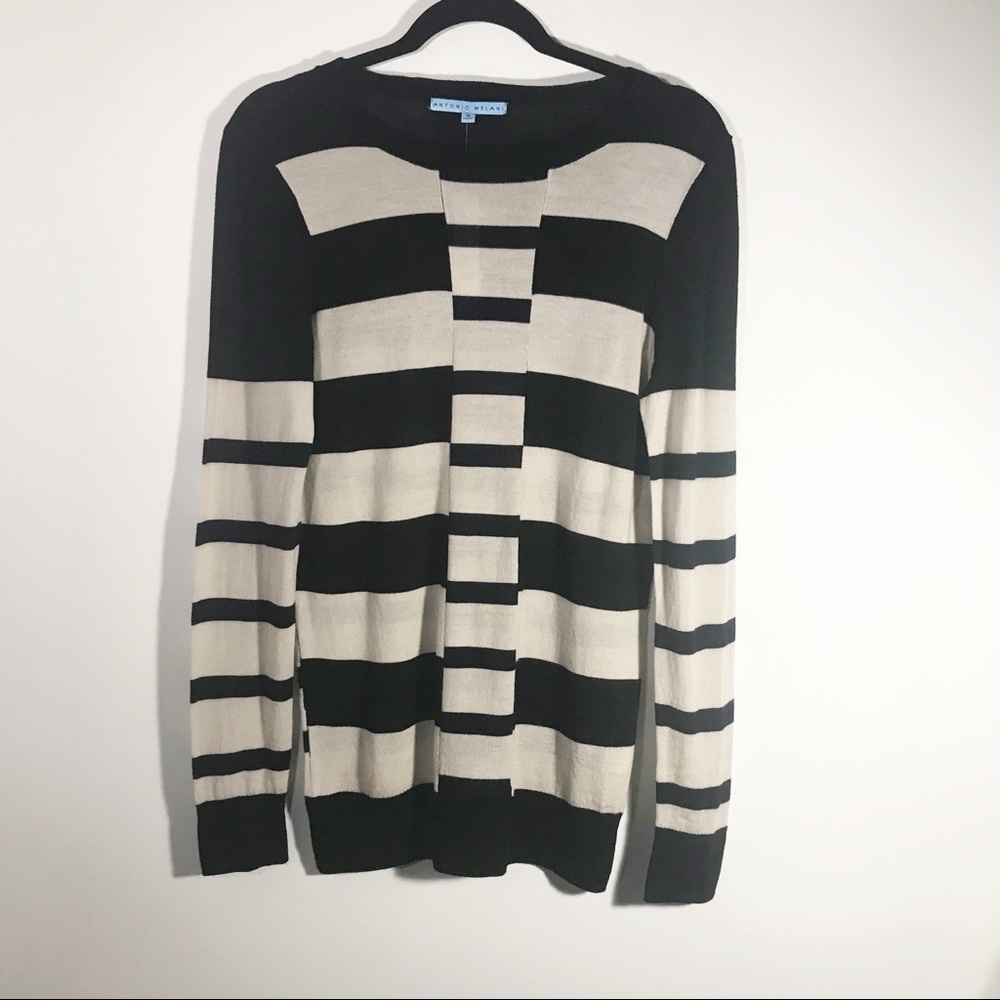 NWT Antonio Melani Lightweight Top